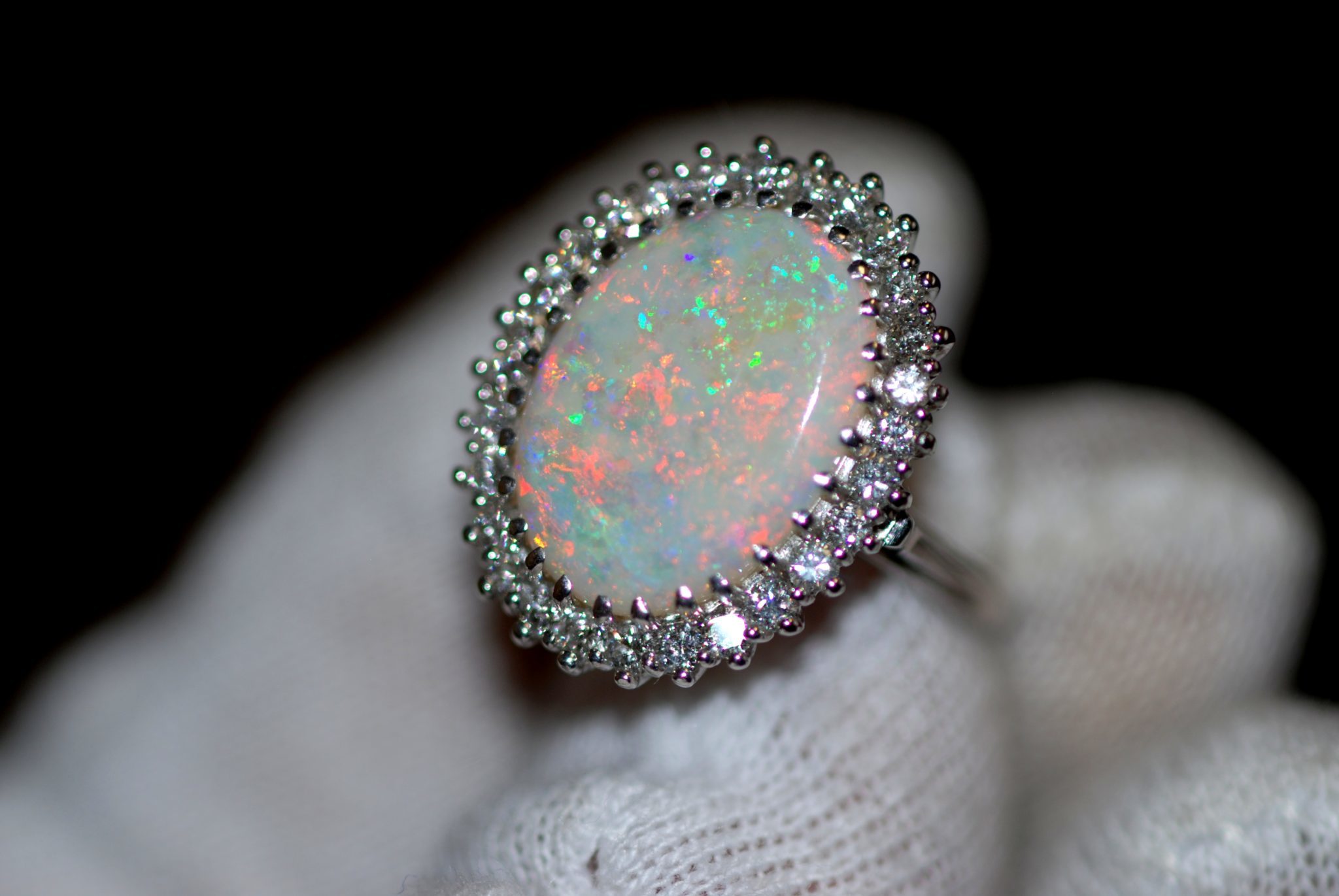 18k White  Gold  Genuine Australian Opal  Round Diamond  