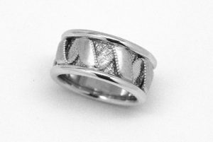 Ribbon Design Band 14k White Gold